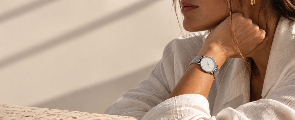 A NEW WAY TO WEAR TIME.